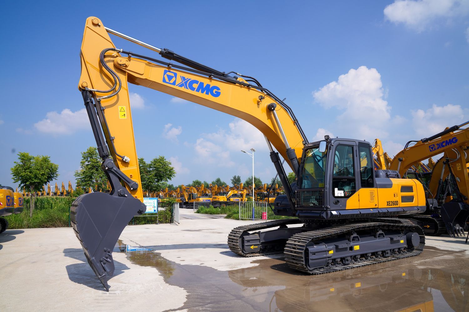 Гусеничный экскаватор XCMG XE260D
