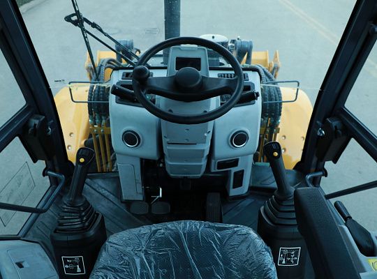 Экскаватор-погрузчик XCMG XC8-S3570