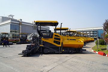 Асфальтоукладчик XCMG RP905S с плитой E500B