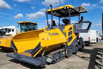Асфальтоукладчик XCMG RP905S с плитой E500B