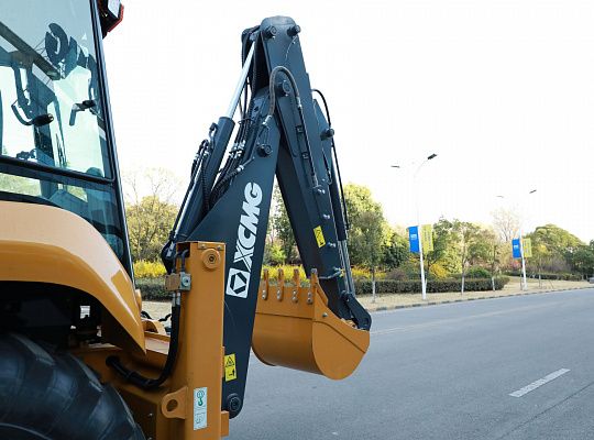 Экскаватор-погрузчик XCMG XC8-S3570
