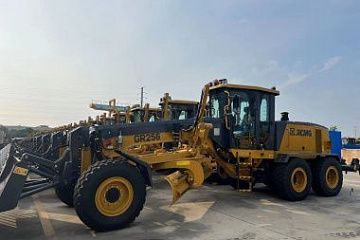 Автогрейдер XCMG GR256