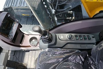 Гусеничный экскаватор XCMG XE215C