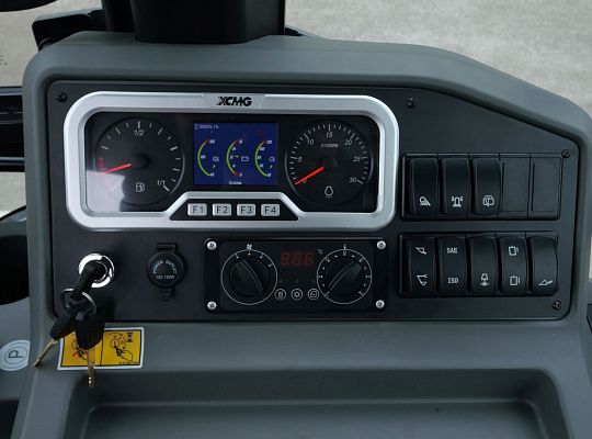 Экскаватор-погрузчик XCMG XC8-S3570