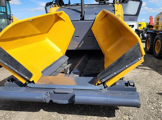 Асфальтоукладчик XCMG RP905S с плитой E500B